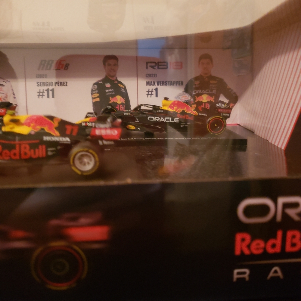 🏁 Red Bull Racing Formula 1 Cars 🏎 - Picture 8 of 14